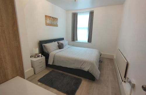 Waterloo Apartment | New look flat In Waterloo