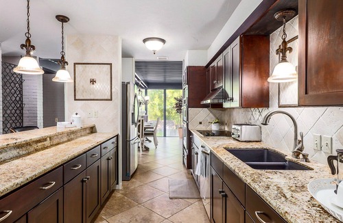 Riverside House | New LOW Rates - Mins to DT, Yard, Spacious Home!