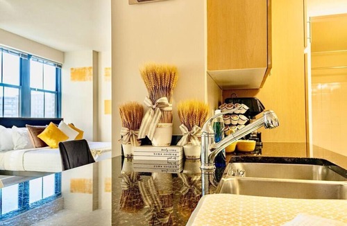 Aurora Highlands Apartment | NEW! Lux DMV-WiFi-Cozy Suite-DC Airport