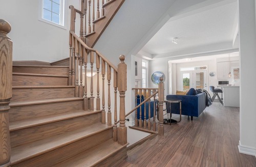 Watertown House | New Lux home! Vibrant Suburban Retreat