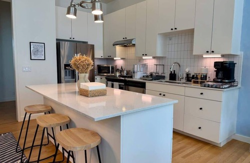 Fort Worth House | *New* Lux Townhome off Magnolia l Rooftop Patio