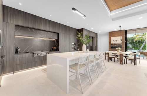 East Naples House | NEW LUX WATERFRONT HOME- Walk to 5th Ave