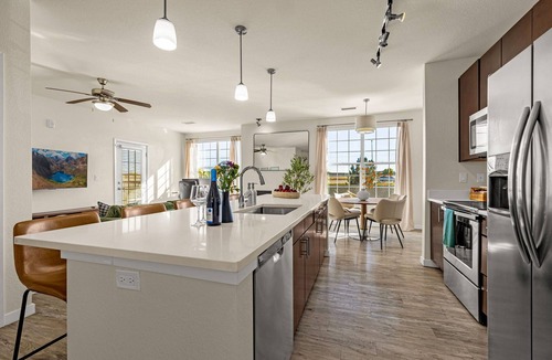 Parker Condo | NEW Luxe Monthly Haven - Pool+Gym - Trails - Stocked