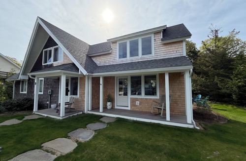 Oak Bluffs Apartment | NEW Luxe suite with outdoor shower & firepit - walk to town!