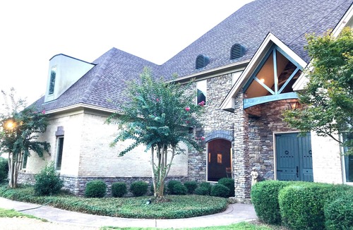 Mount Meigs House | NEW! Luxurious Country Chateau on 6+ Private Acres