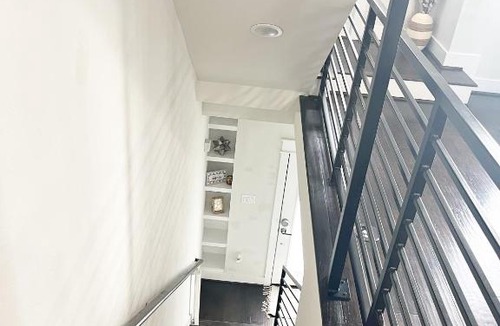 Astrodome Villa | NEW! Luxurious Downtown 4 Story Rooftop Terrace! Casa De Poiz
