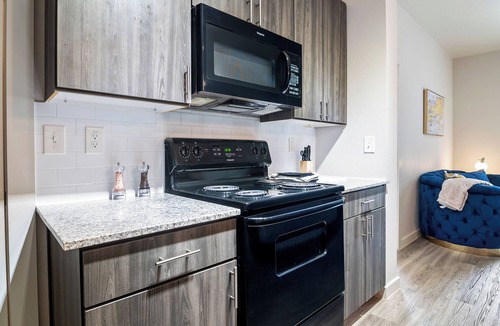 George Bush Park/Eldridge Condo | NEW Luxurious, Spacious 2 bd GATED community