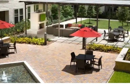 Memorial Apartment | New Luxury 1- bedroom unit with a rooftop pool.