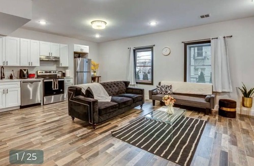 Marion Condo | New Luxury 1Bdr Apt. Free Parking & Private Backyard