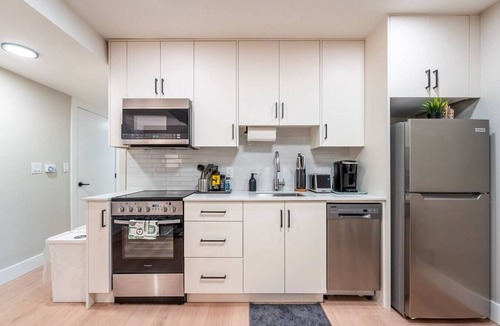 Halifax Villa | New Luxury 2BR, 1 BR, Living & Kitchen in Halifax