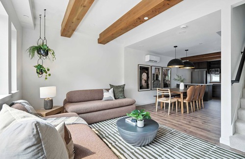 Kerns Condo | New Luxury 2BR Walk to Dining Best Location