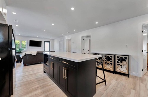Port Dover House | NEW! Luxury 3BR - 5 minutes to Port Dover Beach