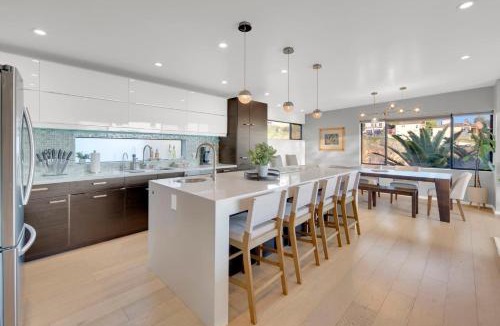 Mission Hills House | New! Luxury 5BR, W/Arcade, Sauna, Views, Fire Pit!