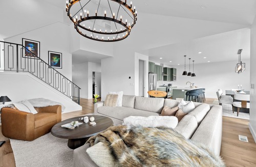 Mountain Green House | New Luxury 6BR Mountain Home Minutes from Snowbasin 4,100 Sq Ft w/Mountain Views