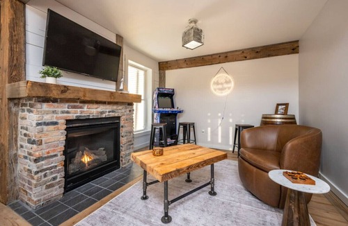 Ogunquit House | NEW Luxury 6BR | Walk to Downtown Ogunquit & Beach