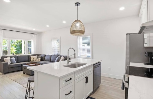 Sodus Point Apartment | NEW Luxury Apartment | Sodus Point | King Bed