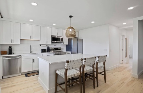 Sodus Point Apartment | NEW Luxury Apartment | Sodus Point | 2 King Beds