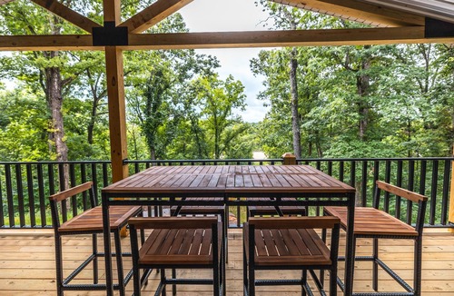Steelville House | *NEW* Luxury Home overlooking Meramec River w Game Room, Private River Access