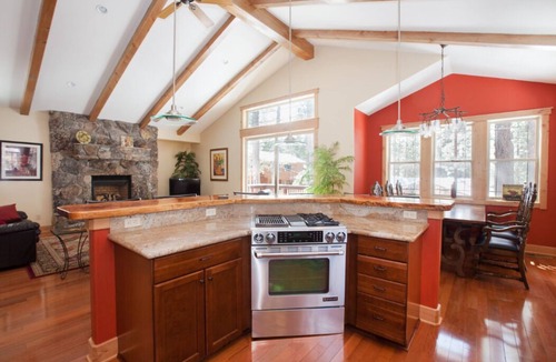 Al Tahoe House | New Luxury Home Near LAKE/CASINOS/HEAVENLY 30 day rental.