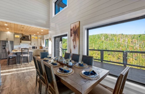 Chalet Village North Cabin | NEW Luxury Lodge/2 Heated pools/Mountain Views/Fire pit/Hot tub