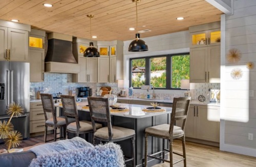 Chalet Village North Cabin | NEW Luxury Lodge/2 Heated pools/Mountain Views/Fire pit/Hot tub