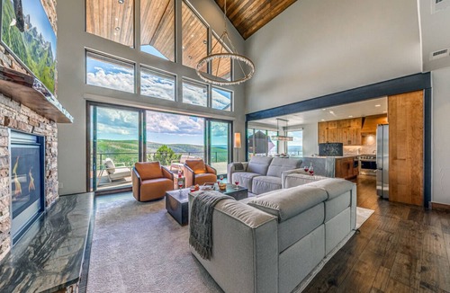 Ruidoso House | New Luxury Retreat - 4 King Suites+Hot Tub+Views