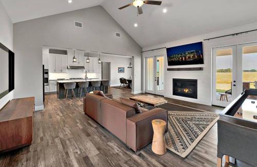 Waco House | New Luxury Texas Farmhouse