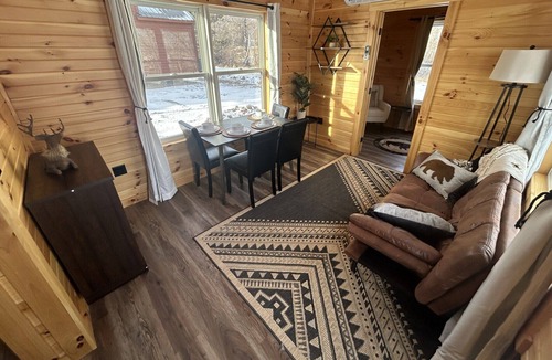Livingston Cabin | NEW Luxury Tiny Home - Cabin B
