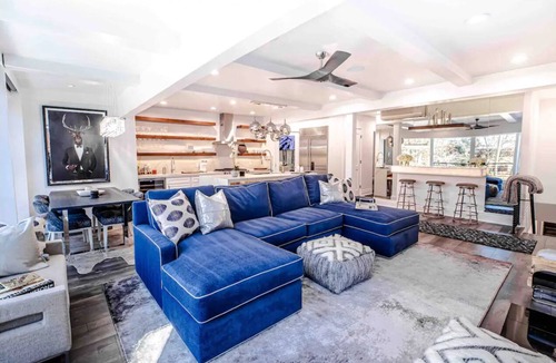 Aspen Condo | New Luxury Two Level 4 Bedroom - 4.5 Bath Condo!