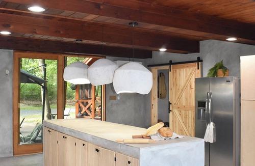 Jim Thorpe Cabin | *NEW* Luxury Designer A-Frame W/Cedar Hot tub