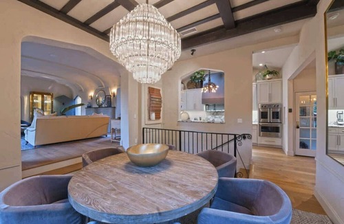 Beachwood Canyon Villa | NEW Luxury Villa, Secret Garden, Pool, Dogs OK