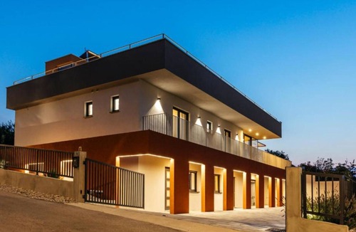 Zmijavci Villa | NEW Luxury Villa - Six Bedroom Villa