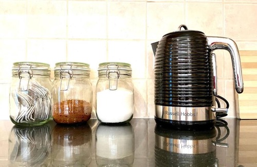 Caddington House | NEW! Luxury 🏡 Village 🌳 Parking 🚖 near Harpenden Luton M1 & ✈️