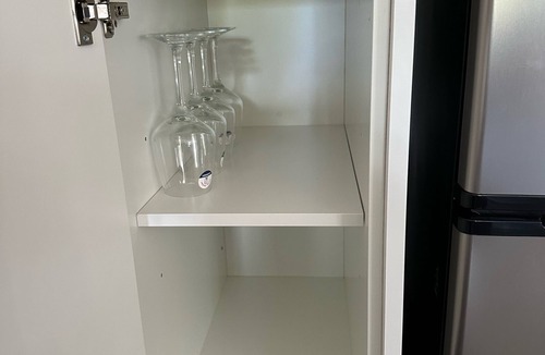 Auckland Apartment | New Lynn Self-Contained Unit near Golf Course.