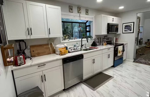 Mantua Apartment | New Master BR w/LOFT, Private Bath.Laundry+Kitchen