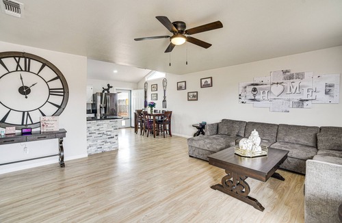 Tucumcari House | New Mexico Smart Home w/Private Yard & Grill
