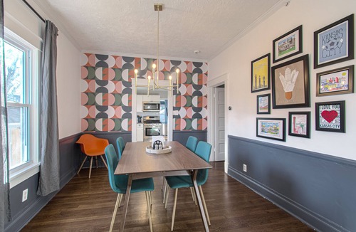 Rosedale House | *NEW* Mid-Century Modern Bungalow! Ideal Location -3Bed/2BR