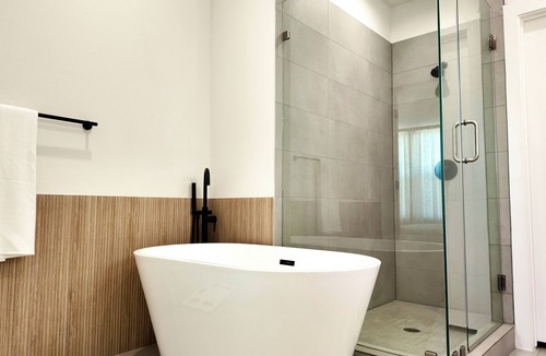 OST - South Union House | New Modern 1BR Suite & Location!