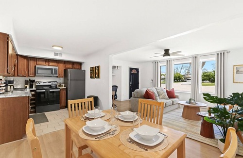 Royal Oak Apartment | New! Modern 1st Floor 1BR | King Suite | Royal Oak
