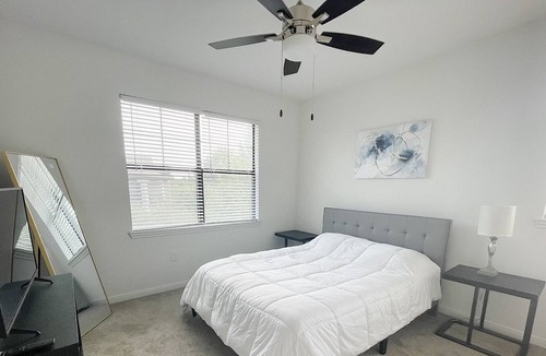 Austin Apartment | NEW-Modern 2BR w/2 min drive to Shops/Food/Entmt