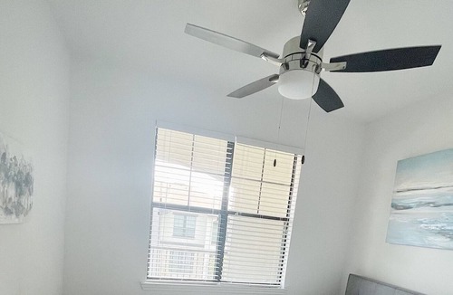 Austin Apartment | NEW-Modern 2BR w/2 min drive to Shops/Food/Entmt