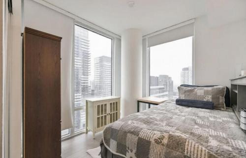 Church and Wellesley Apartment | New Modern 3 Bedroom Condo in Downtown Toronto