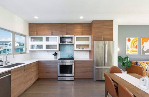 Old Ballard House | New modern 3B3B w/rooftop deck & 240v EV charging