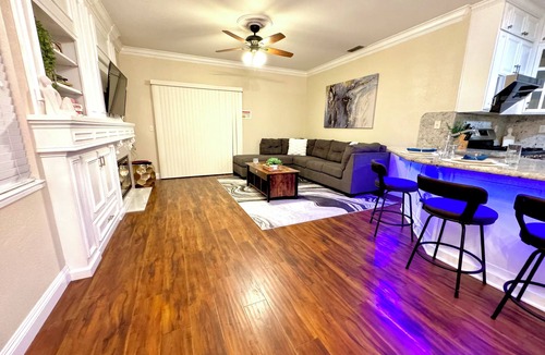 Sacramento House | NEW - Modern 3BR & Backyard Fun