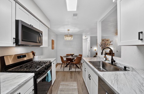Round Rock House | NEW! Modern 3BR Townhouse Near Brushy Creek