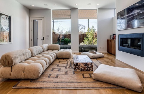 Knox - Henderson House | NEW Modern 4bd / 4ba Luxury Smart Home with Sauna