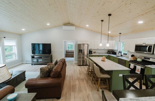 Norway House | NEW! Modern and Cozy Getaway