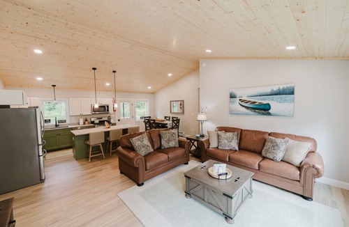 Norway House | NEW! Modern and Cozy Getaway