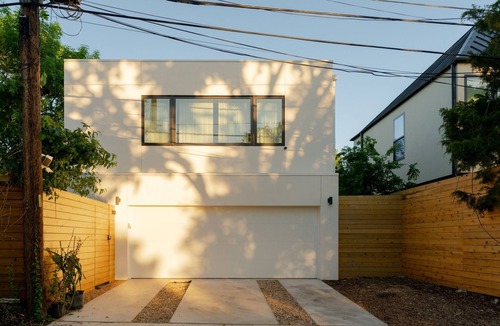 Greater South River City House | New modern apt in Travis Heights a few minutes to South Congress & Downtown!