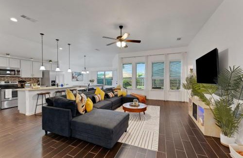 Grand Prairie House | New Modern Bohemian Home Minutes from Epic Waters Indoor Park, Andretti Indoor Karting & Games, AT&T Stadium, Globe Life, Six Flags, Texas Life